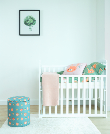 Patut bebe din lemn masiv, laterala culisabila si inaltime reglabila a saltelei, bedside Alice Alb cu saltea comfort 100x50 cm [2]