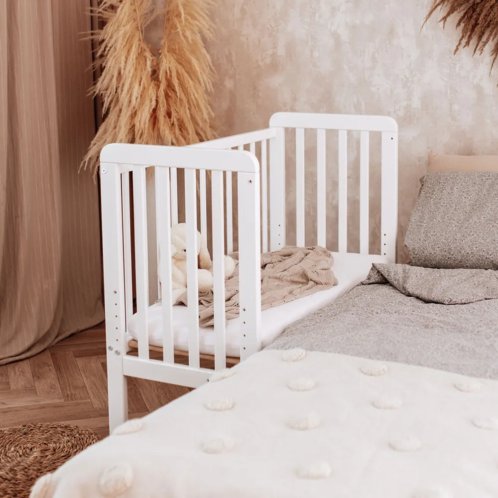 Camera copilului - Patut bebe din lemn masiv, patut lateral cu inaltime reglabila a saltelei, bedside Alb, 90 x 40 cm
