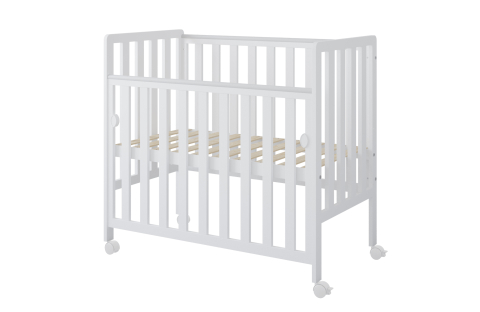Pătuț din Lemn BAMBI Alb 100×50 cm Laterala culisantă · Roți cu blocare · Protecție silicon pentru dentiție · EN 716-1 [4]