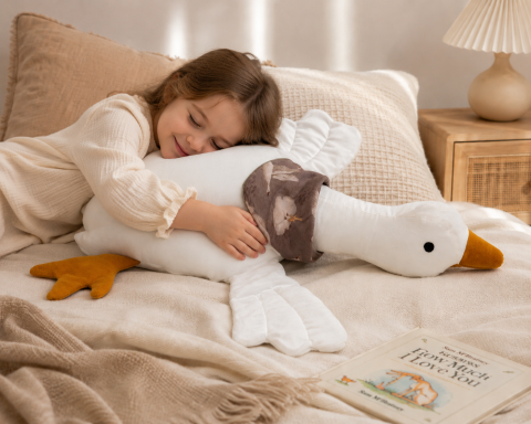 Perne decorative - Pernă decorativă din bambus cu umplutură hipoalergenică BabySoft®, Gâscă Drăguță – Amy