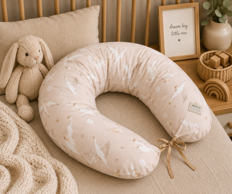 Perne pentru alaptare - Pernă pentru gravide și alăptare, husă detașabilă din bumbac 100% și umplutură antialergică BabySoft®, Gâsca Bej – Amy