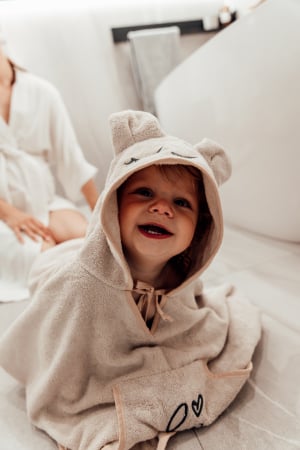 Prosop din fibra de bambus cu gluga si buzunar pentru bebelusi si copii, Poncho Teddy, Beige, 73x58 cm [4]