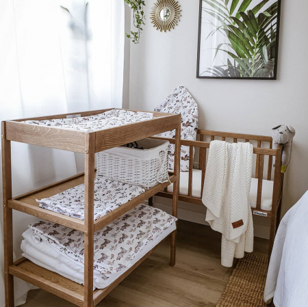 Masă de Înfașat pentru Bebeluși din Lemn Masiv – Woodies Classic Changer, Vintage 76x44x86 cm, cu 2 Rafturi Înalte + Saltea din spuma cu Husă din Bumbac [7]