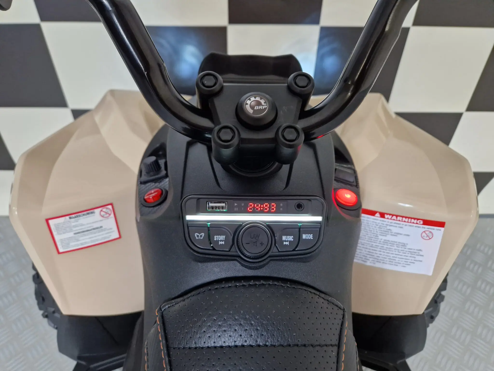 Quad Electric pentru Copii Can-Am Maverick 24V Khaki – Licență Oficială, 2 Motoare 200W, Suspensii, Bluetooth, Roți EVA | 3 Ani+, Max. 30 kg [9]