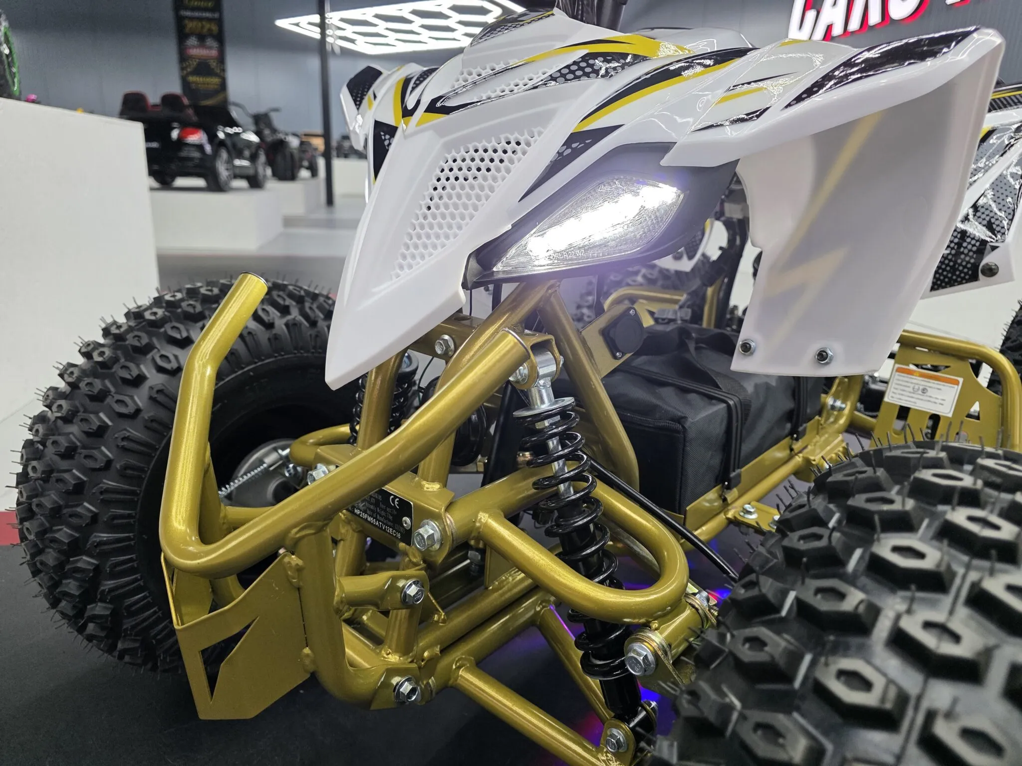 Quad electric pentru copii Phantom Gold Pro Brushless 48V, motor 800W, roți gonflabile, suspensie, bord digital, auriu [5]