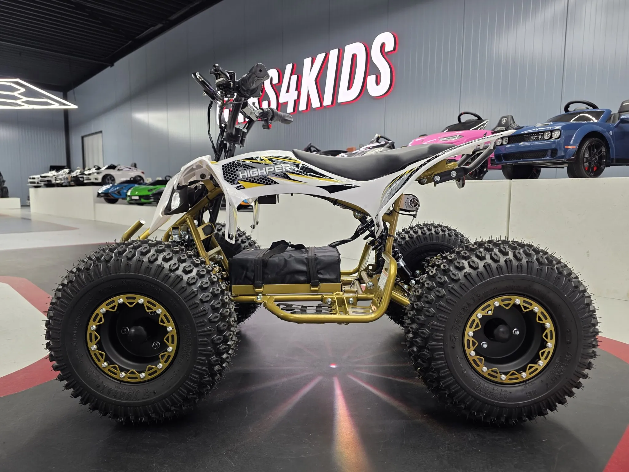Quad electric pentru copii Phantom Gold Pro Brushless 48V, motor 800W, roți gonflabile, suspensie, bord digital, auriu [2]