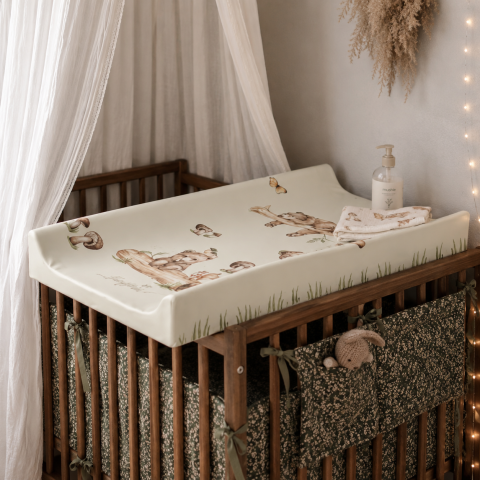 Saltea Înfășat Rigidizată BabySteps „Happy Bear" – PVC Certificat, Capitonată, Impermeabilă, Montare Pătuț 60cm | 50x80cm, 0-12 Luni