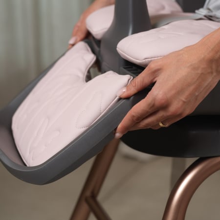 Scaun de Masa 4in1 pentru Bebelusi si Copii, CAM® Original, Înălțime Ajustabila, Varsta 0-15 kg, Pliabil, Centura de Siguranta in 5 Puncte, Depozitare, Gri antracit [15]