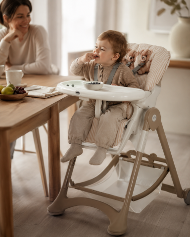 Bebe la masa - Scaun de Masă CAM® Campione Teddy, cu 3 Tăvițe Detașabile – Reglare Simultană Spătar și Suport Picioare | 6-36 Luni, Centură 5 Puncte