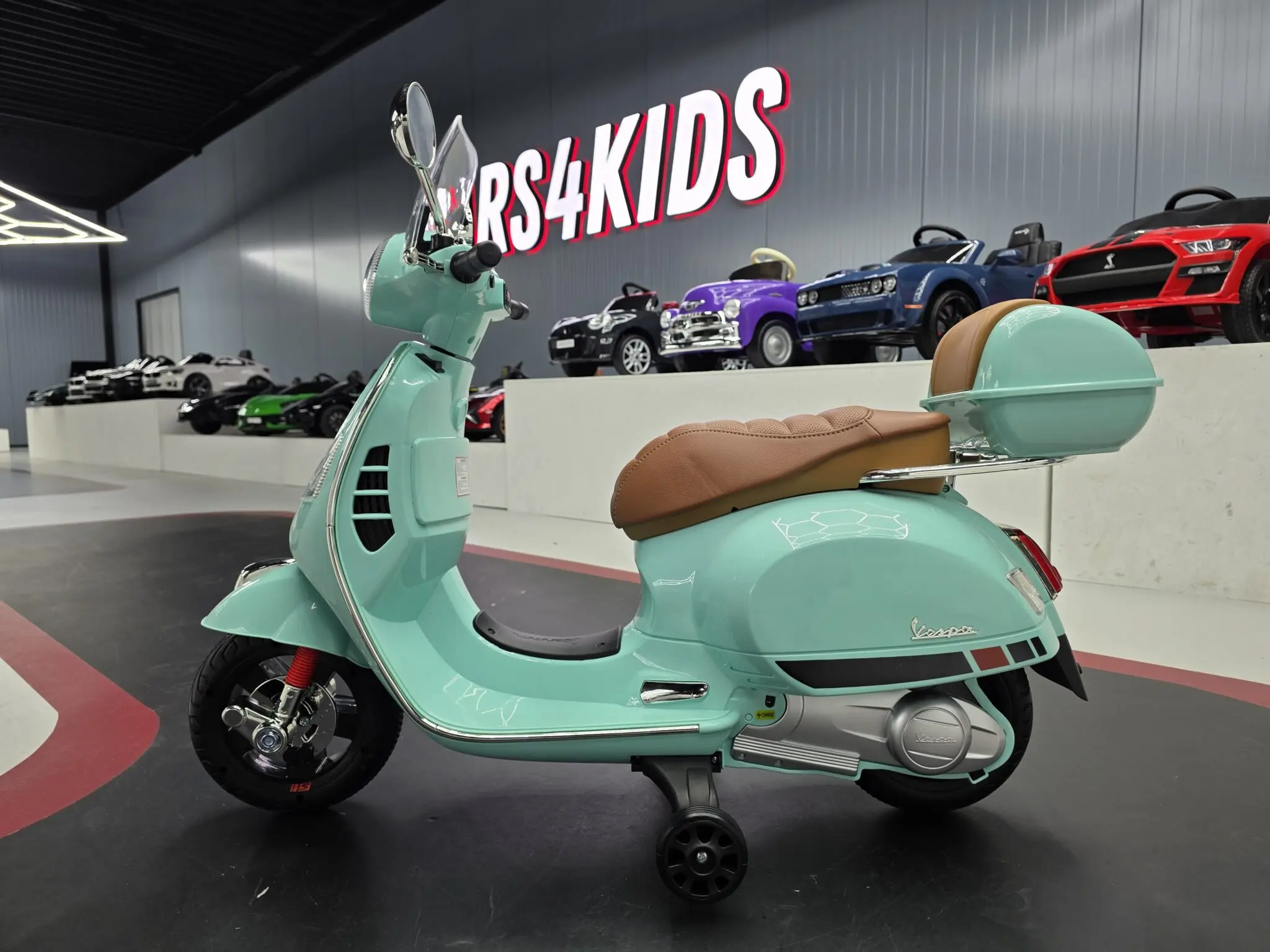 Scuter Electric pentru Copii Vespa GTS 12V Verde Mint – Licență Oficială Piaggio, cu Parbriz și Portbagaj Incluse | 3 Ani+, Max. 30 kg [7]