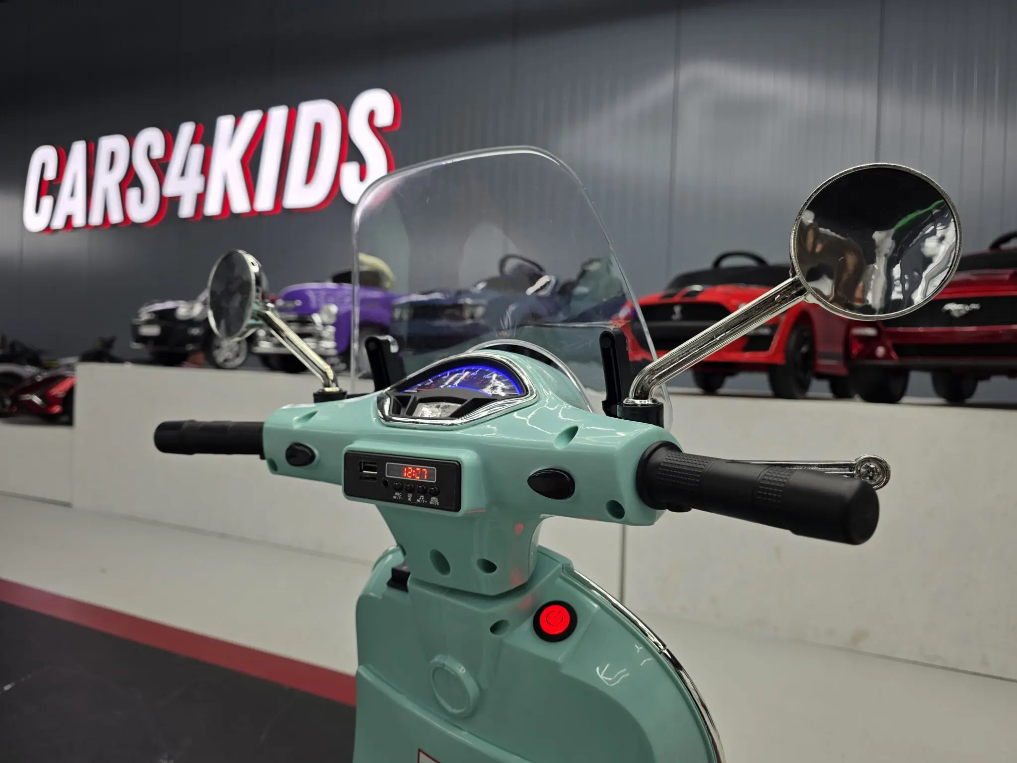 Scuter Electric pentru Copii Vespa GTS 12V Verde Mint – Licență Oficială Piaggio, cu Parbriz și Portbagaj Incluse | 3 Ani+, Max. 30 kg [6]