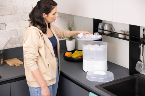 Sterilizator electric digital Chicco cu uscator biberoane si accesorii mici, 0luni+ [8]