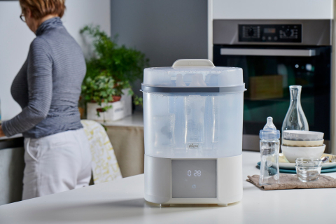 Sterilizator electric digital Chicco cu uscator biberoane si accesorii mici, 0luni+ [4]