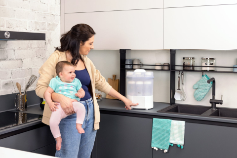 Sterilizator electric digital Chicco cu uscator biberoane si accesorii mici, 0luni+ [6]