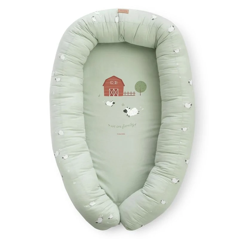 Perne, pilote si babynest - Suport de dormit Babynest 2in1 bara protectie patut Premium Bumbac, Funny Farm 95x65x18 cm