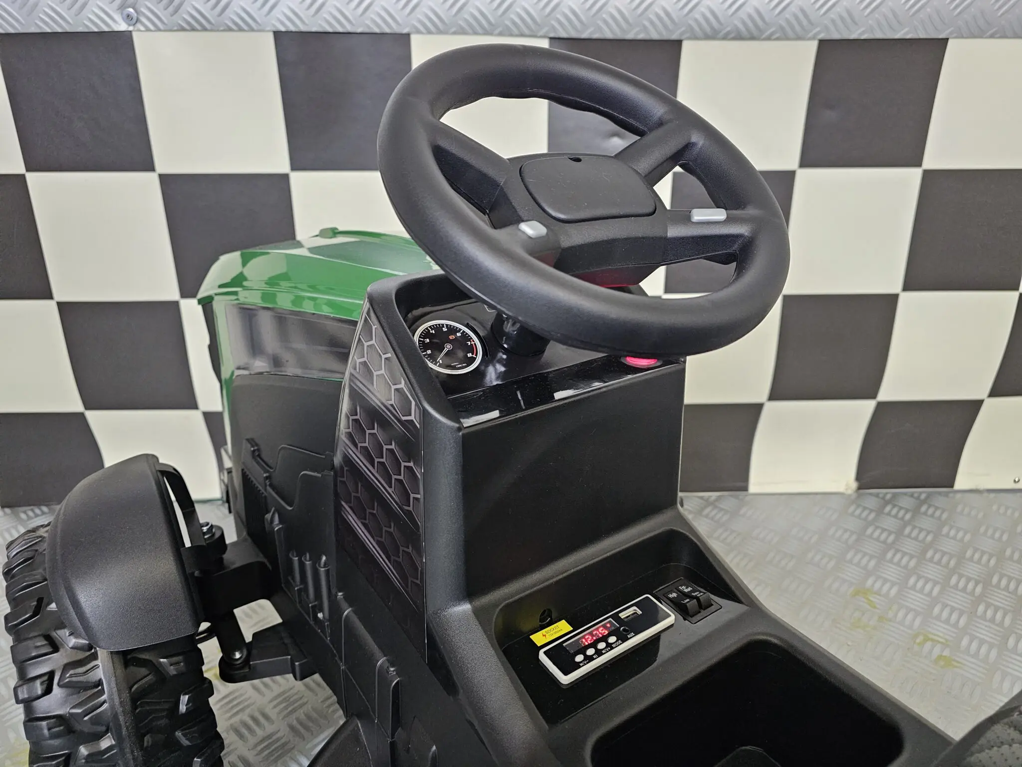Tractor Electric pentru Copii Farmer 12V Verde, cu Remorcă Detașabilă și Telecomandă 2.4G – Roți EVA, Scaun Piele | 3-6 Ani [7]