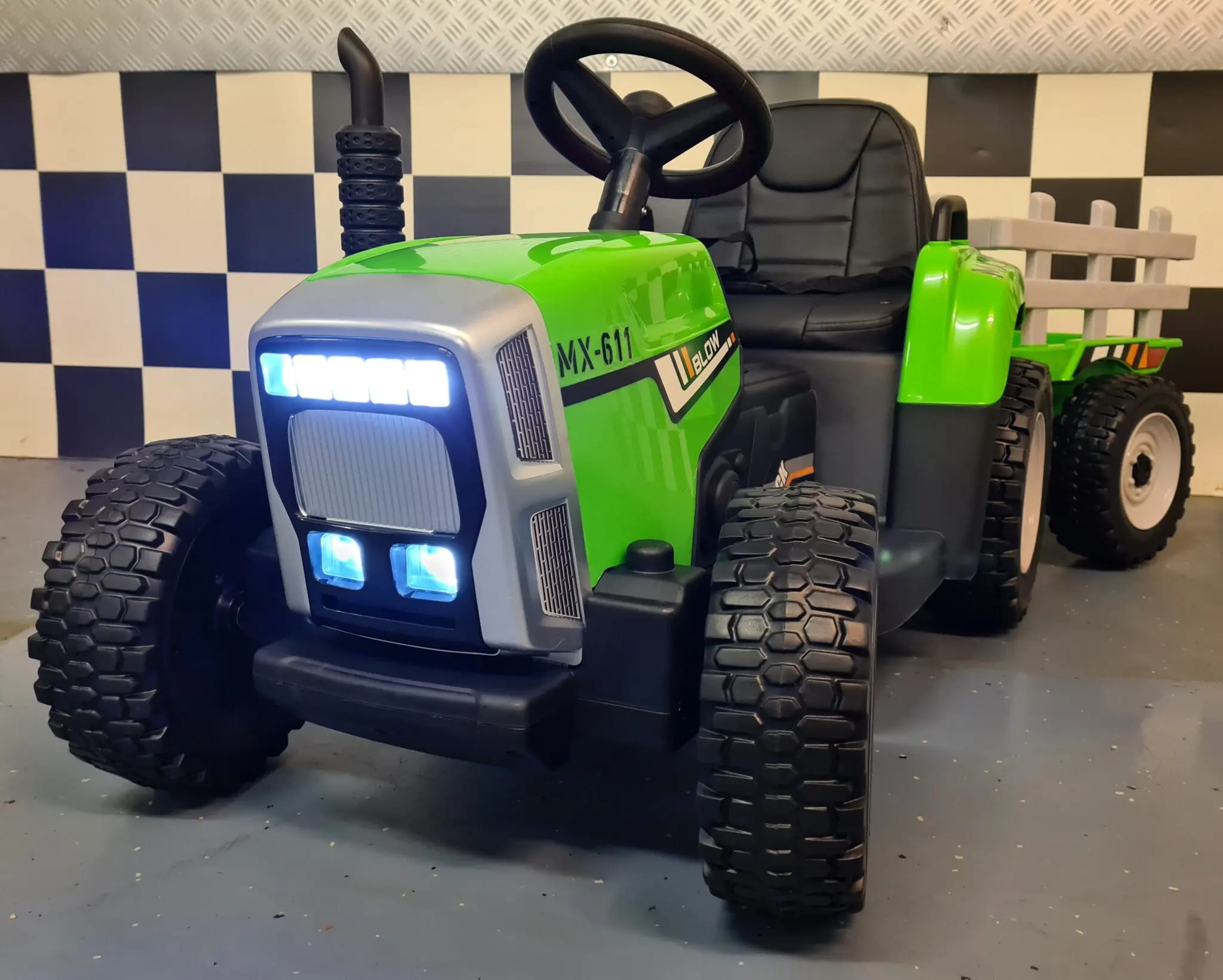 Tractor Electric pentru Copii MX-611 12V Verde, cu Remorcă Detașabilă, Bluetooth și Telecomandă 2.4G – Roți Cauciuc, Scaun Piele | 2,5-5 Ani [1]
