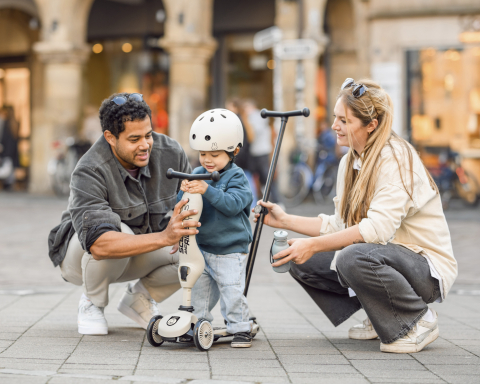 Trotinetă copii 3in1 premium Scoot & Ride HighwayKick 1 Push and Go Miffy, cu șezut și mâner pentru părinte, sistem anti-răsturnare, 1–5 ani (max. 50 kg) [15]
