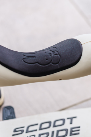 Trotinetă copii 3in1 premium Scoot & Ride HighwayKick 1 Push and Go Miffy, cu șezut și mâner pentru părinte, sistem anti-răsturnare, 1–5 ani (max. 50 kg) [13]