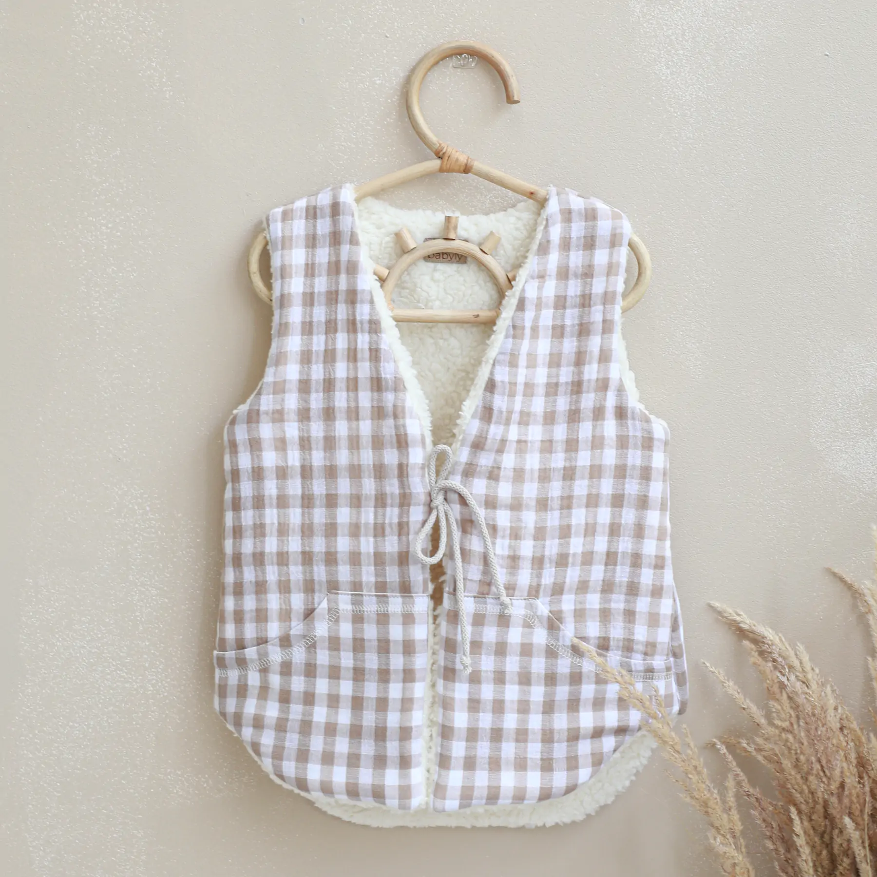 Veste - Vesta pentru copii, reversibila, dublat, muselina carouri Bej si tesatura bucle Crem, Teddy by BabyLy, 104/110, 3-5 ani