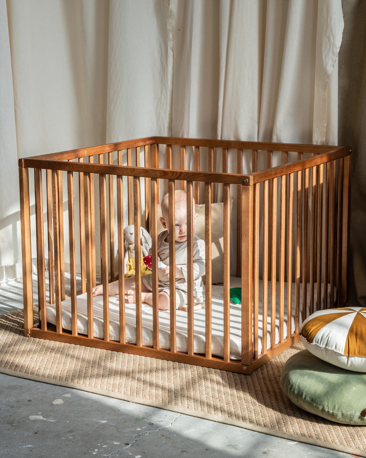 Tarc de joaca patrat din lemn Vintage pentru copii si bebelusi, interior 88 x 88 cm [1]