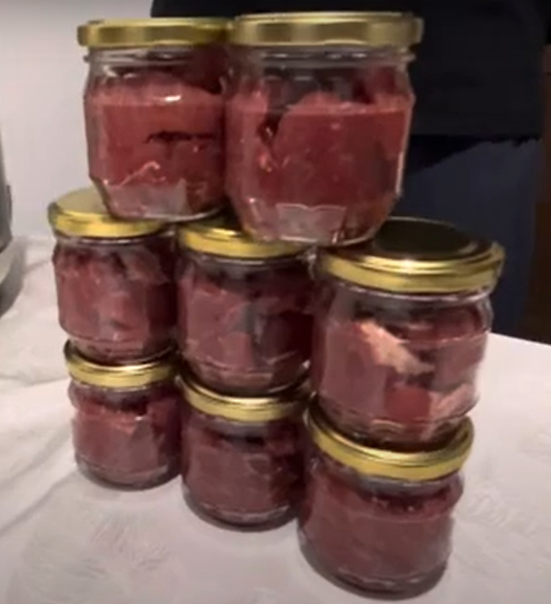 Reteta carne de porc/vita/oaie in suc propriu - Tusoanca -
