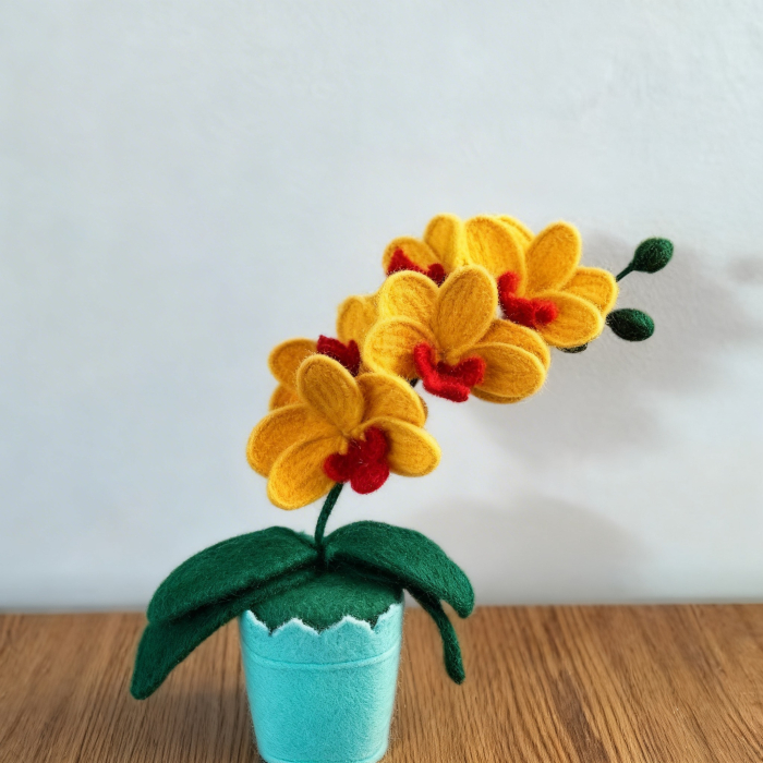 Orhidee galbena crosetata cu 5 flori [2]