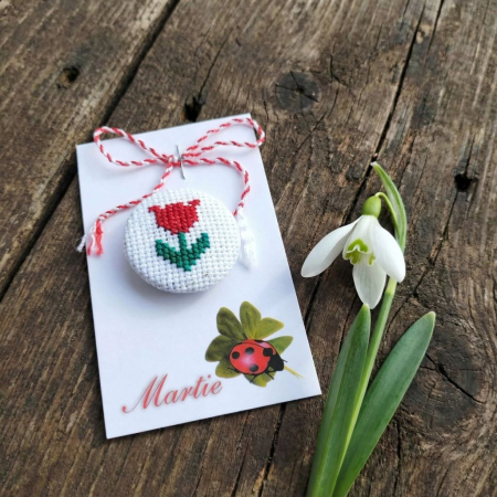 1 martie - Brosa cusuta manual