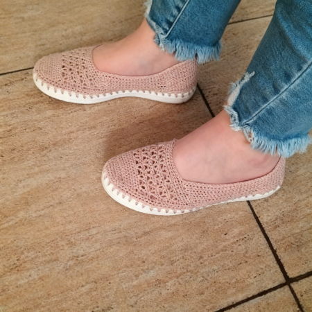 Cadouri personalizate - Espadrile Artizanale Croșetate MagiCraft, în Nuanțe de Alb și Crem - MagiCraft