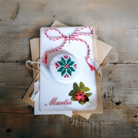 Martisor brodat manual