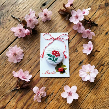 1 martie - Martisor brosa brodat manual-37mm