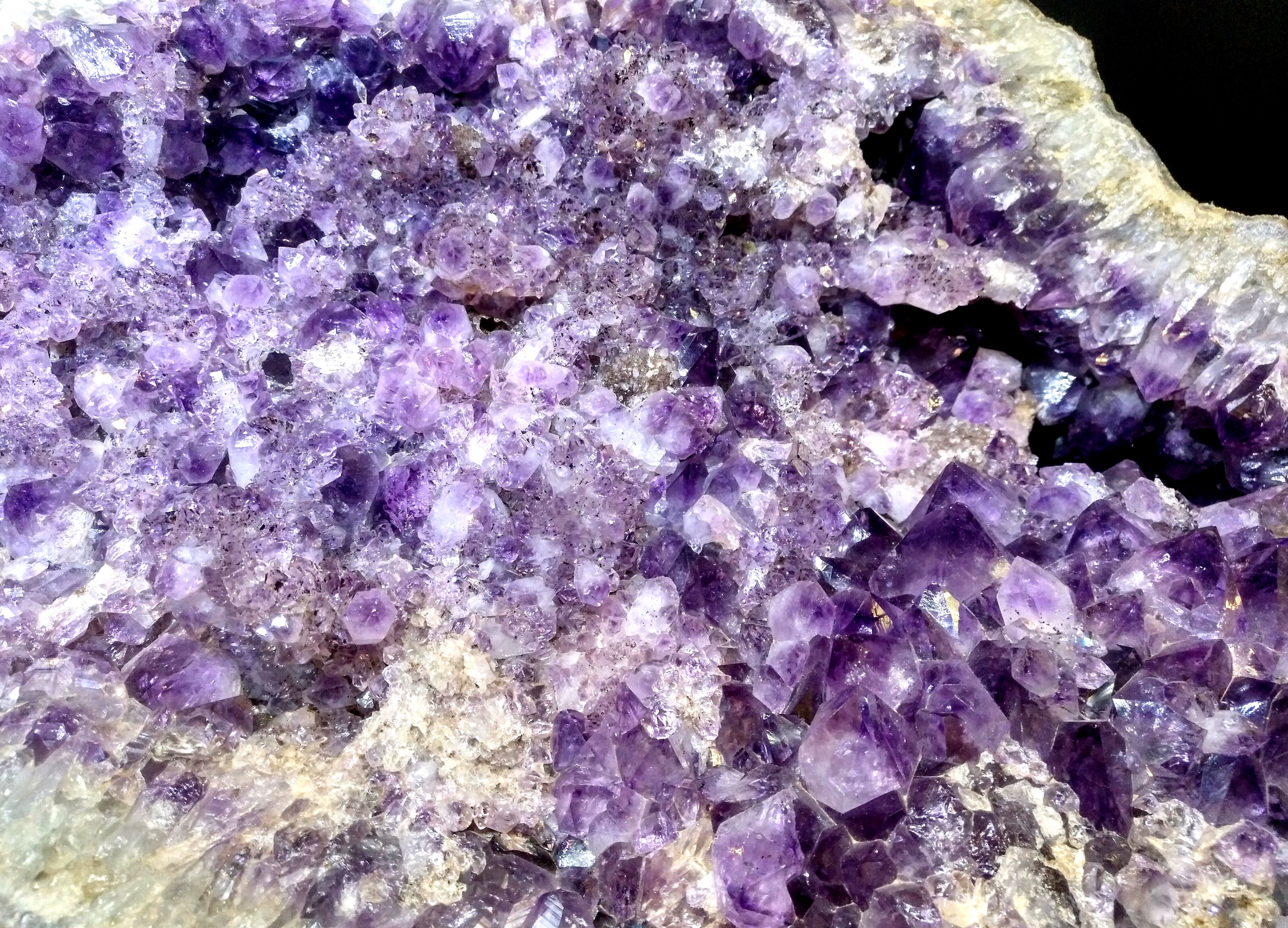 Strălucirea Istorică a Bijuteriilor Românești