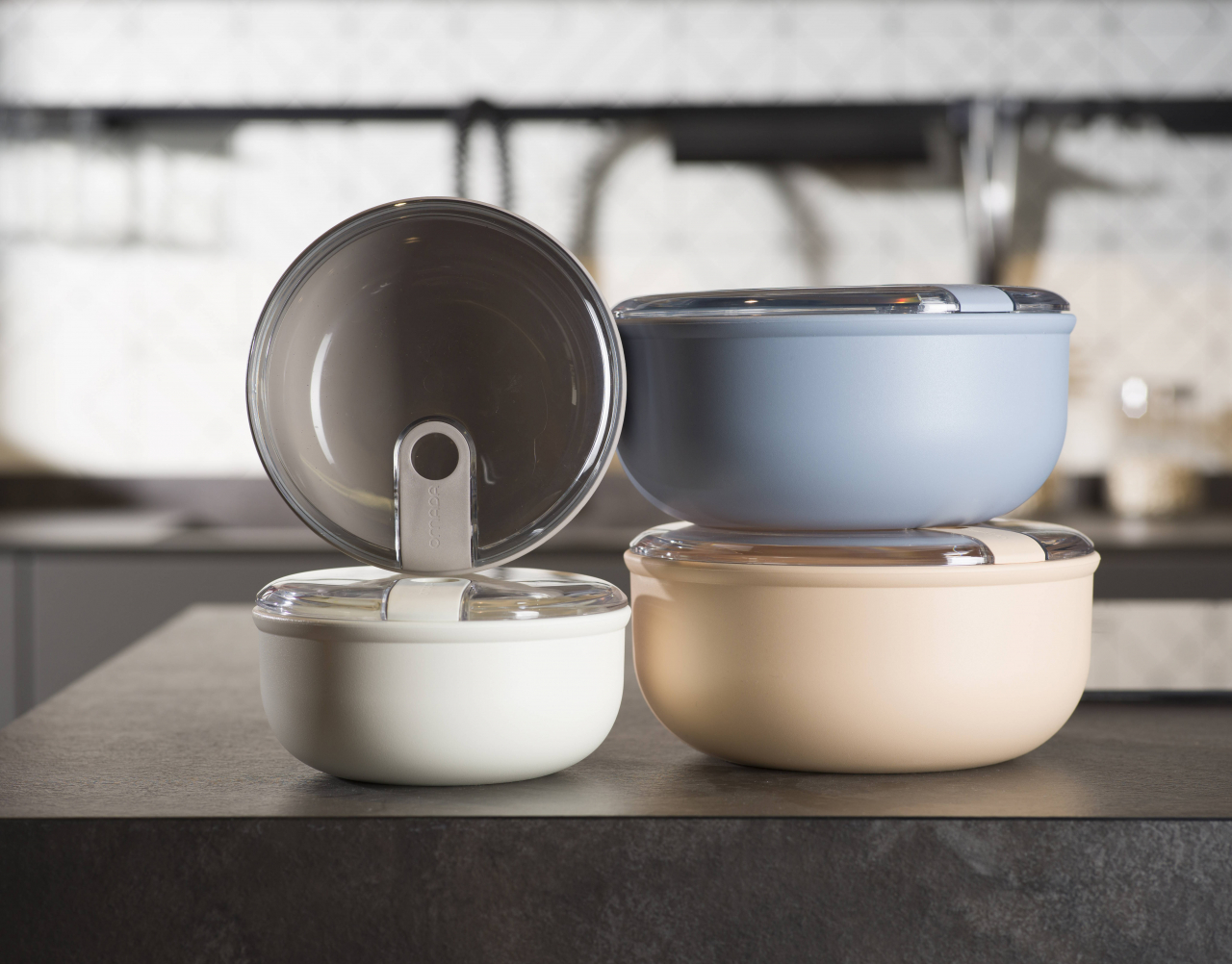 Set 2 cutii rotunde 15,7x15,7x8,2 cm - 20,5x20,5x10 cm (0,75 L-1,8 L) - PULL BOX [11]