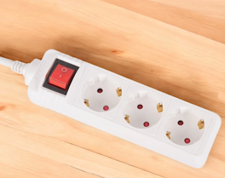 Instalatii electrice si de iluminat - PRELUNGITOR 3P 1.5M CU INTRERUPATOR CU CABLU 3X1.5  EL0080845