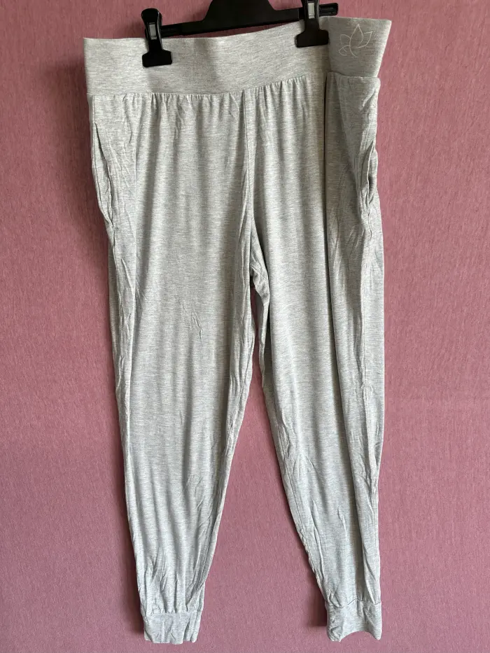 Pantaloni sport M [1]