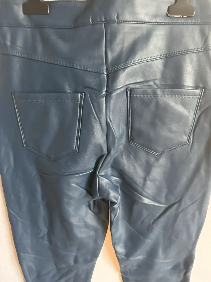 Pantaloni imitatie piele M [5]