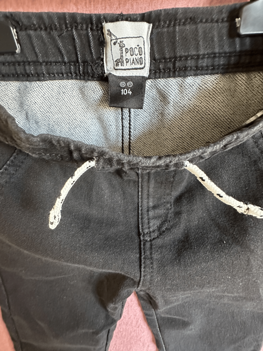 Pantaloni baieti marime 104 [2]