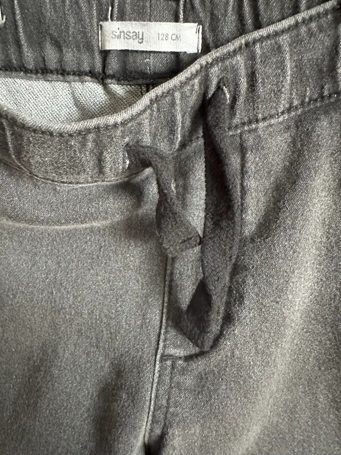 Pantaloni baieti 128 [2]