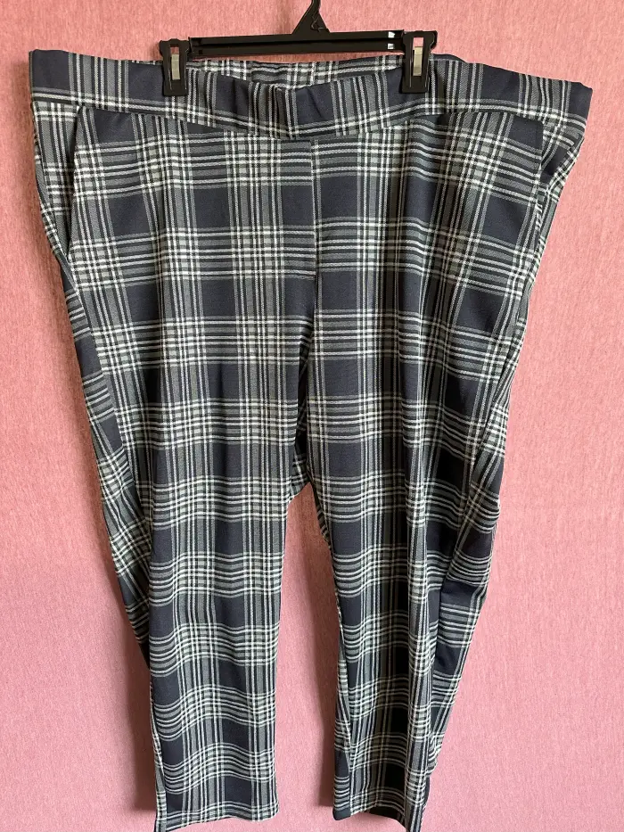 Pantaloni lejeri 58, 62 [2]