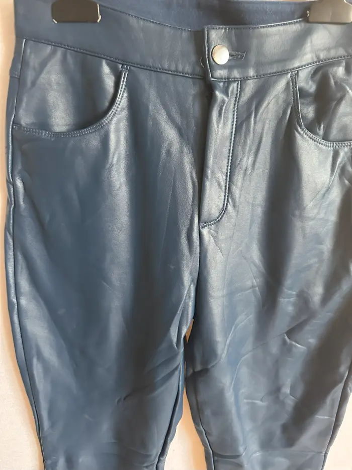 Pantaloni imitatie piele M [3]