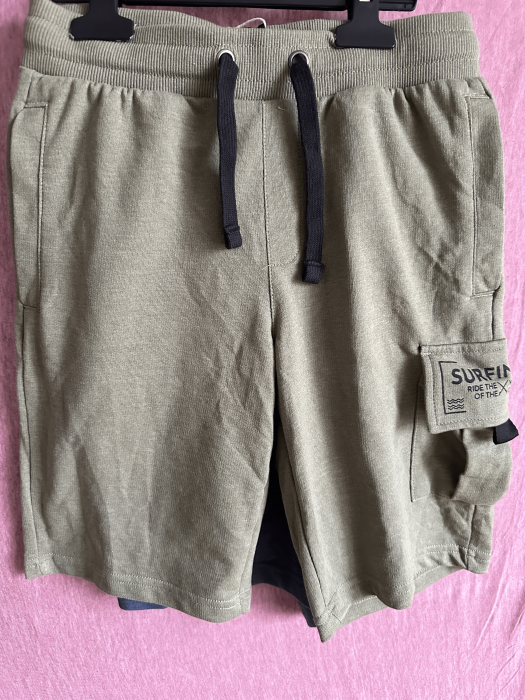 Set pantaloni scurti baieti marime 152 [1]