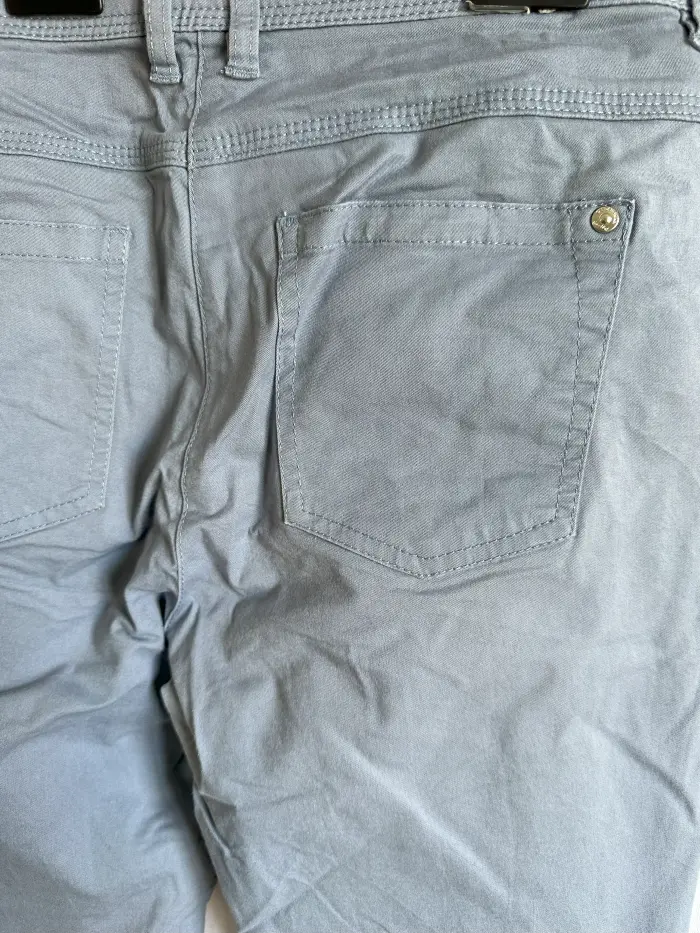 Pantaloni 44 [3]