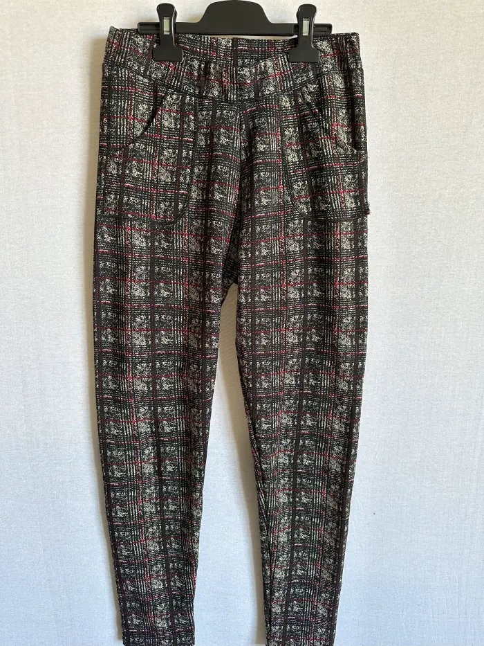 Pantaloni XL [1]