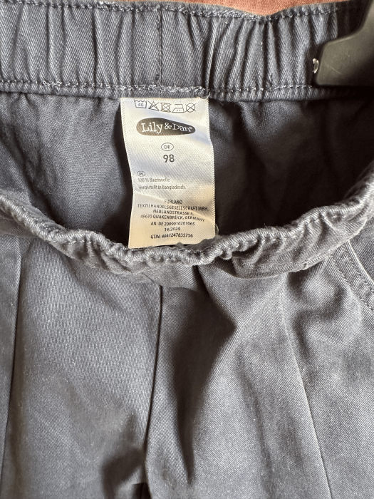 Pantaloni baieti marime 98 [2]