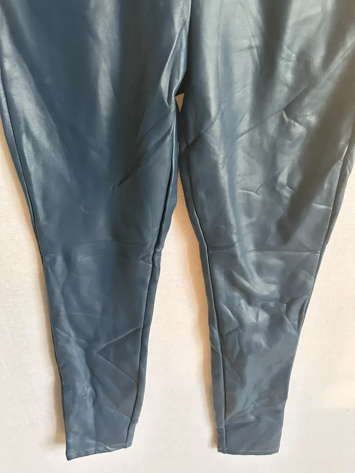 Pantaloni imitatie piele M [1]