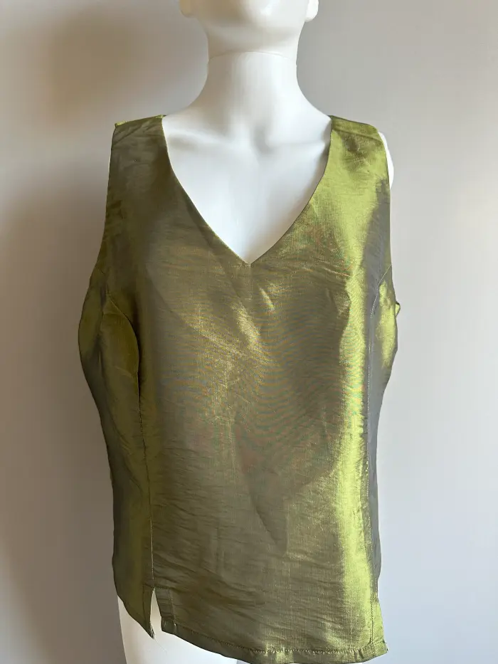 Tricouri/Topuri/Maiouri - Maiou elegant L/XL