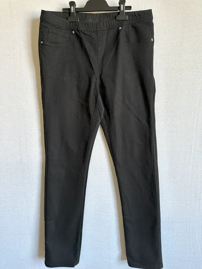 Femei - Pantaloni 44/46