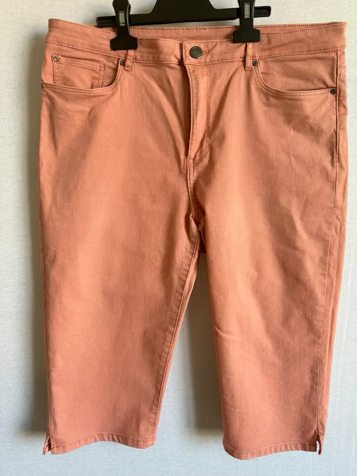 Femei - Pantaloni 3/4 46