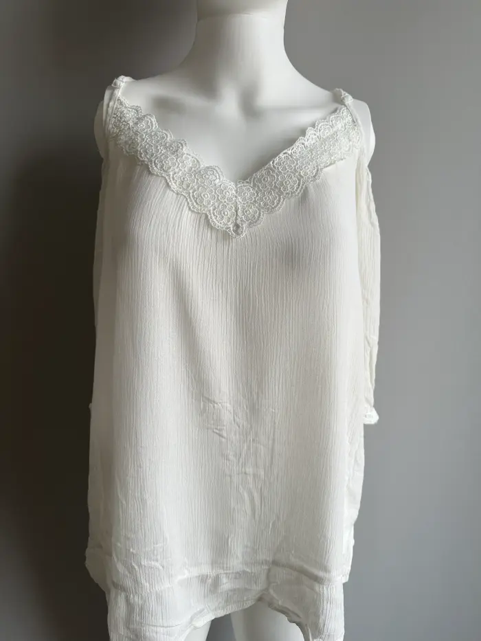 Tricouri/Topuri/Maiouri - Tricou 44