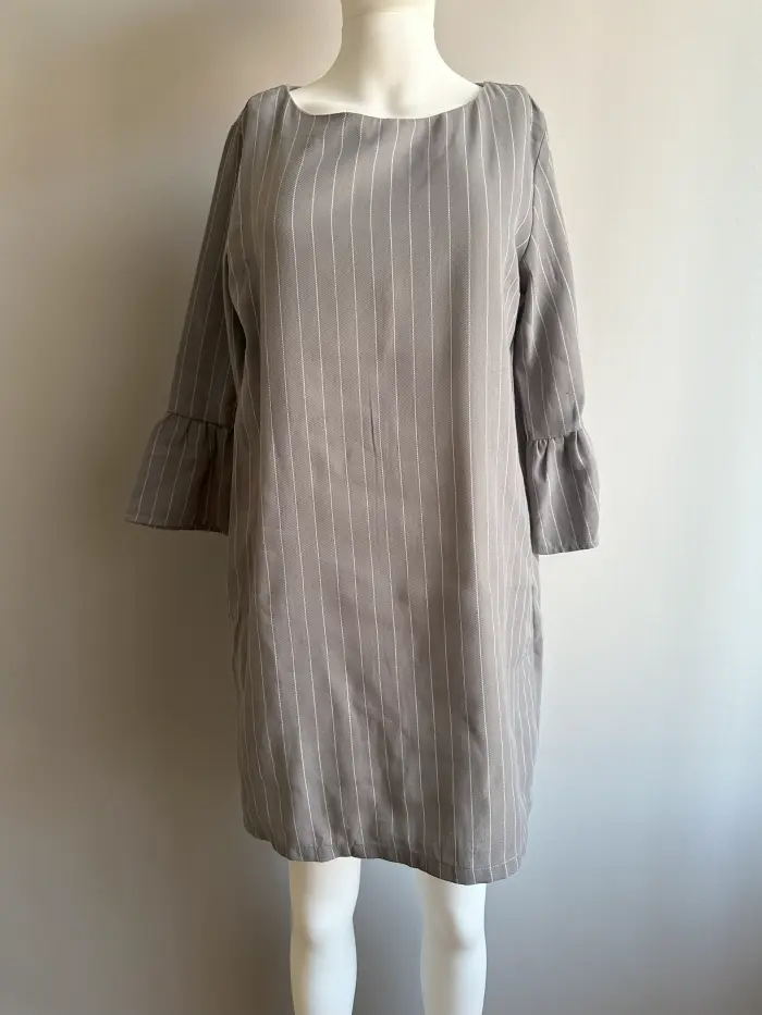 Femei - Rochie cu maneci 3/4 M